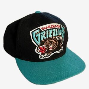 Authentic, Vintage Mitchell & Ness Vancouver Grizzlies SnapBack Hat
